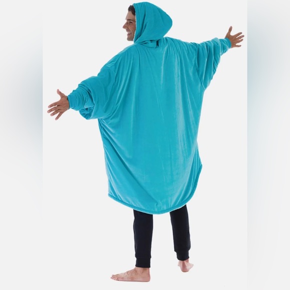 ‘The Comfy’ Oversized Blanket NWOT - Picture 2 of 8